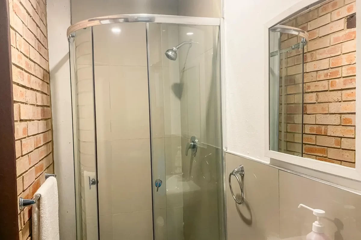 Gateway Lascelles and Genesis 5